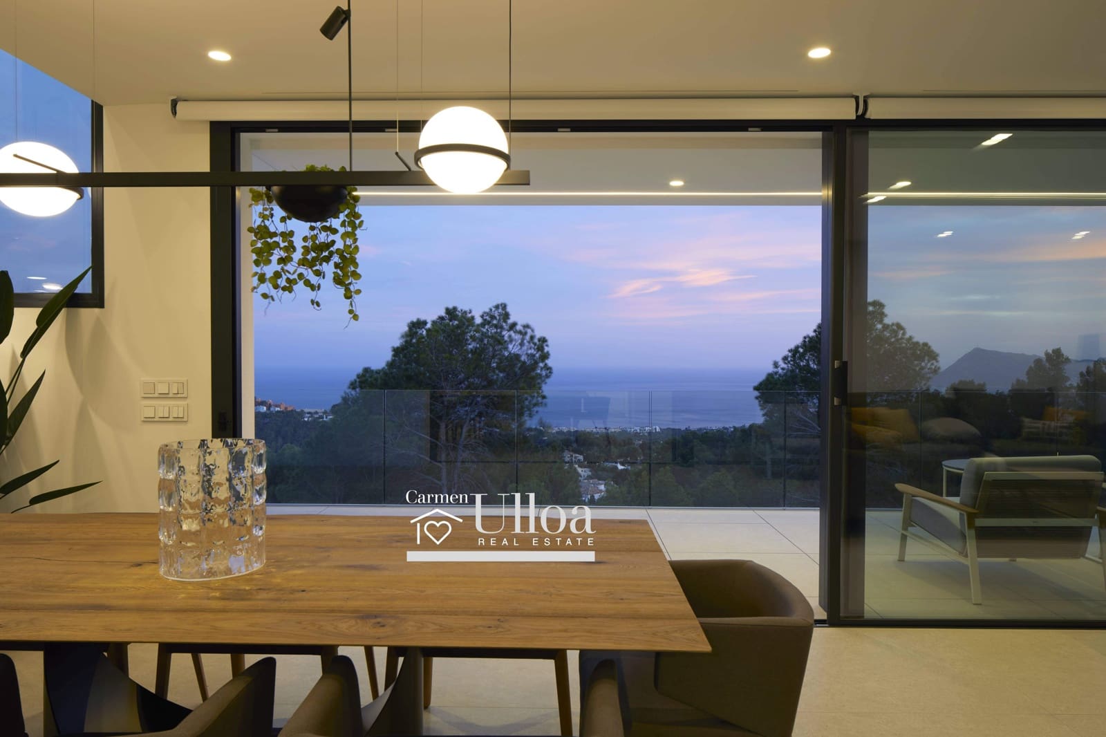 4 bedroom Villa for sale in Altea with pool garage - € 2,135,000 (Ref: 9356097)