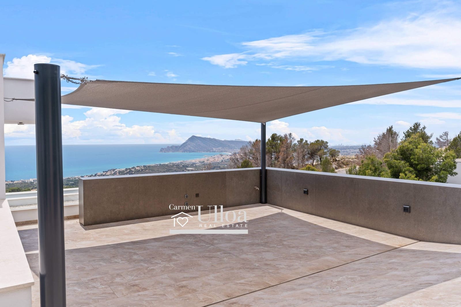 4 bedroom Villa for sale in Altea with pool garage - € 2,135,000 (Ref: 9356097)