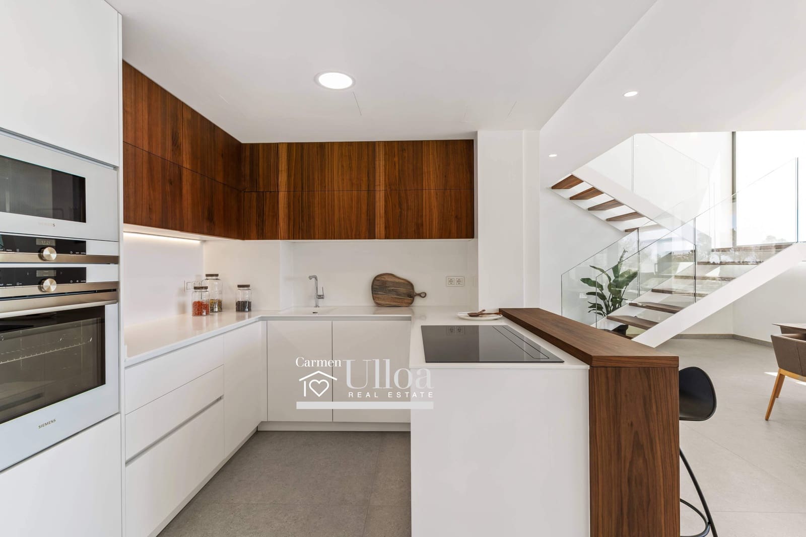 4 bedroom Villa for sale in Altea with pool garage - € 2,135,000 (Ref: 9356097)