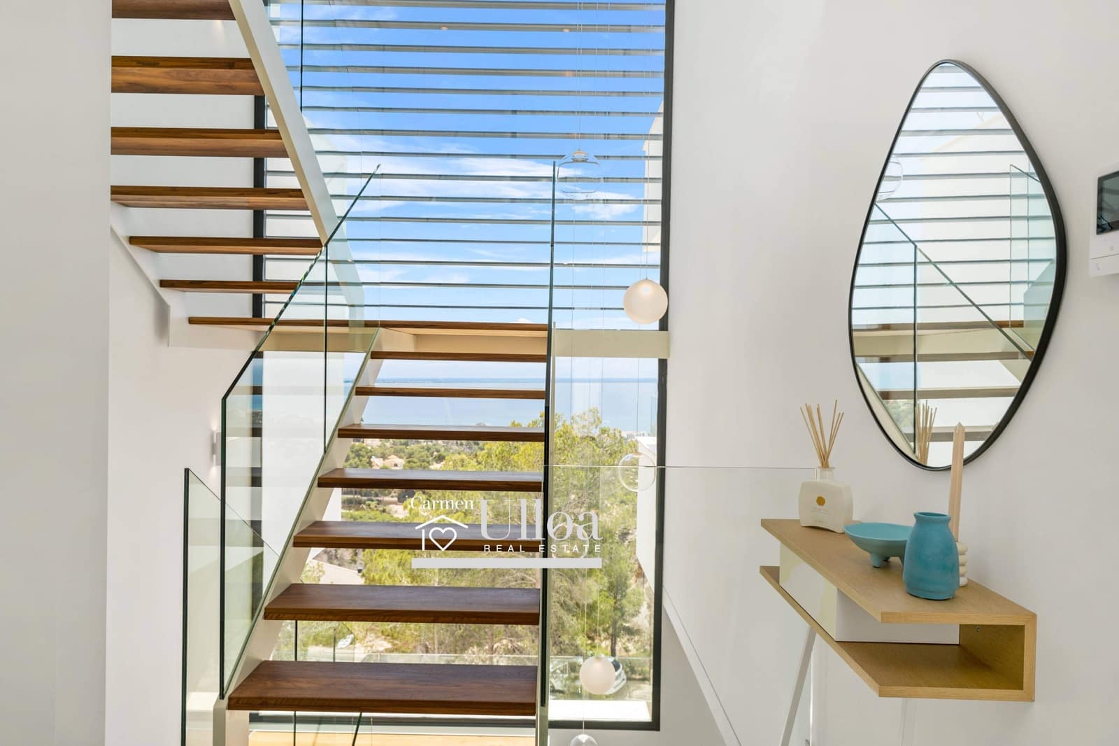 4 bedroom Villa for sale in Altea with pool garage - € 2,135,000 (Ref: 9356097)