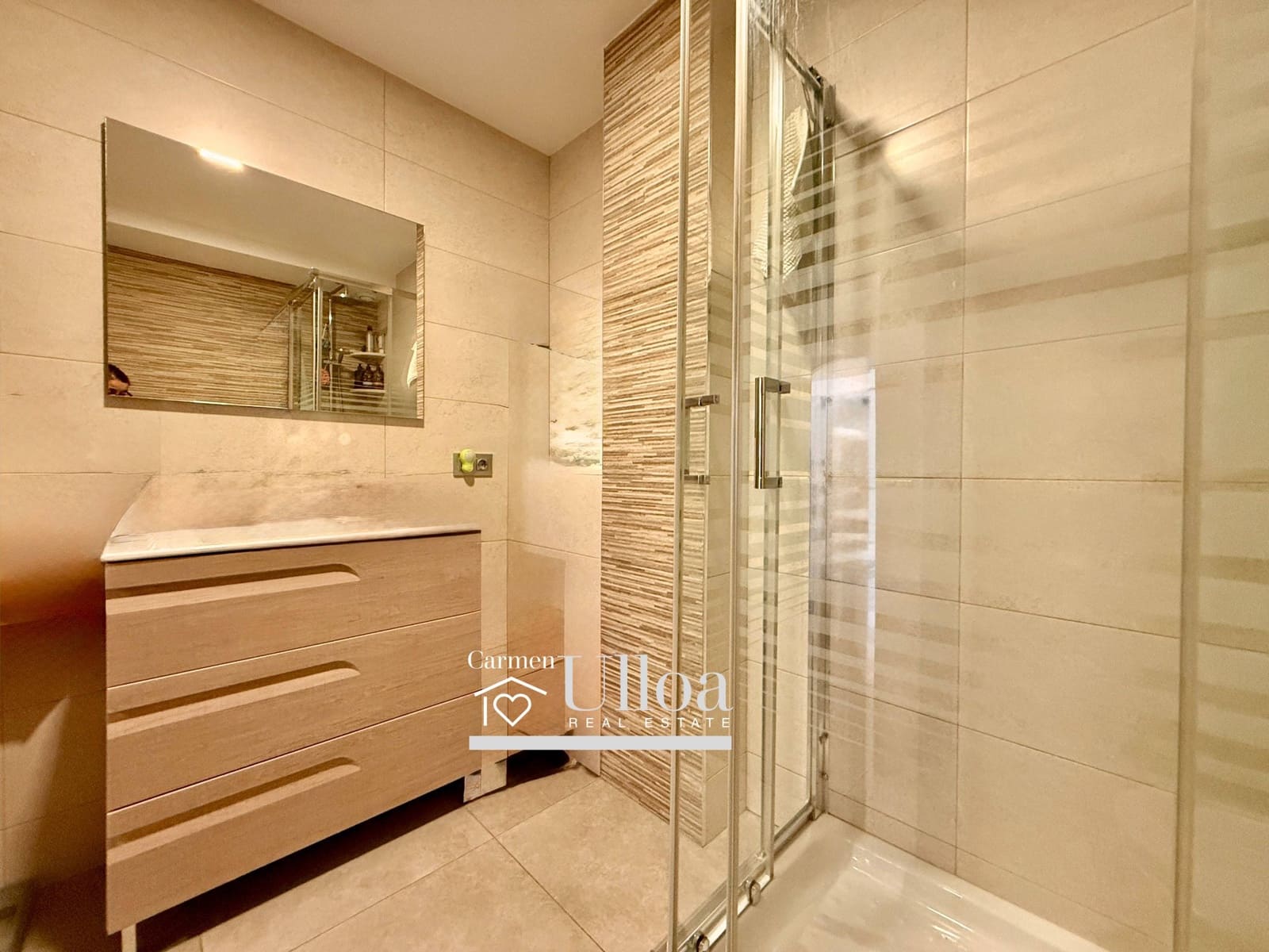 2 bedroom Apartment for sale in Alicante / Alacant city - € 850,000 (Ref: 9403571)