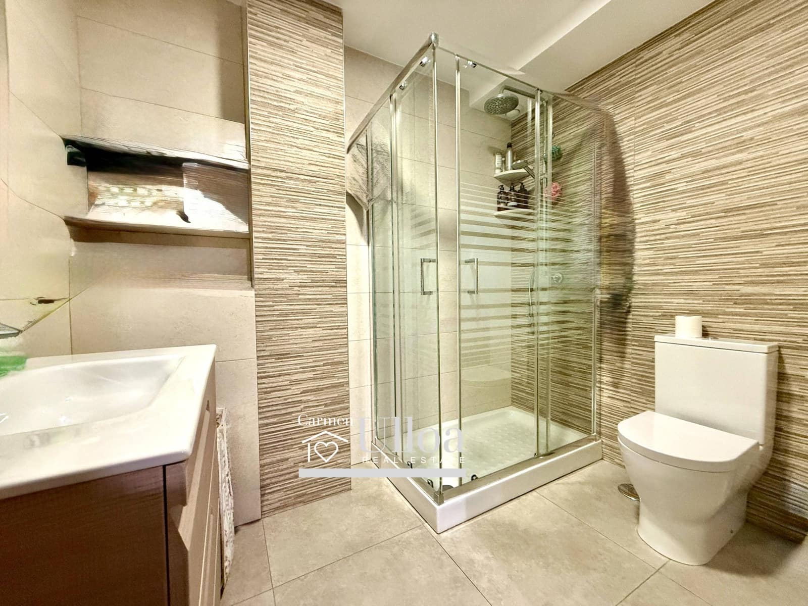 2 bedroom Apartment for sale in Alicante / Alacant city - € 850,000 (Ref: 9403571)