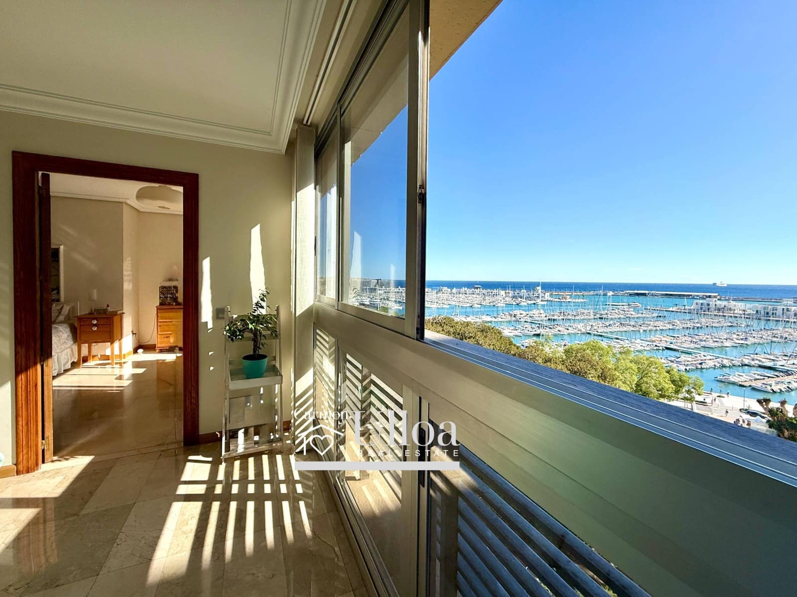 4 bedroom Apartment for sale in Alicante / Alacant city with garage - € 1,500,000 (Ref: 9403572)