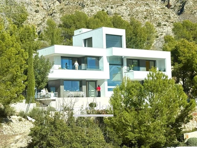 4 bedroom Villa for sale in Altea with pool - € 2,465,000 (Ref: 9440259)