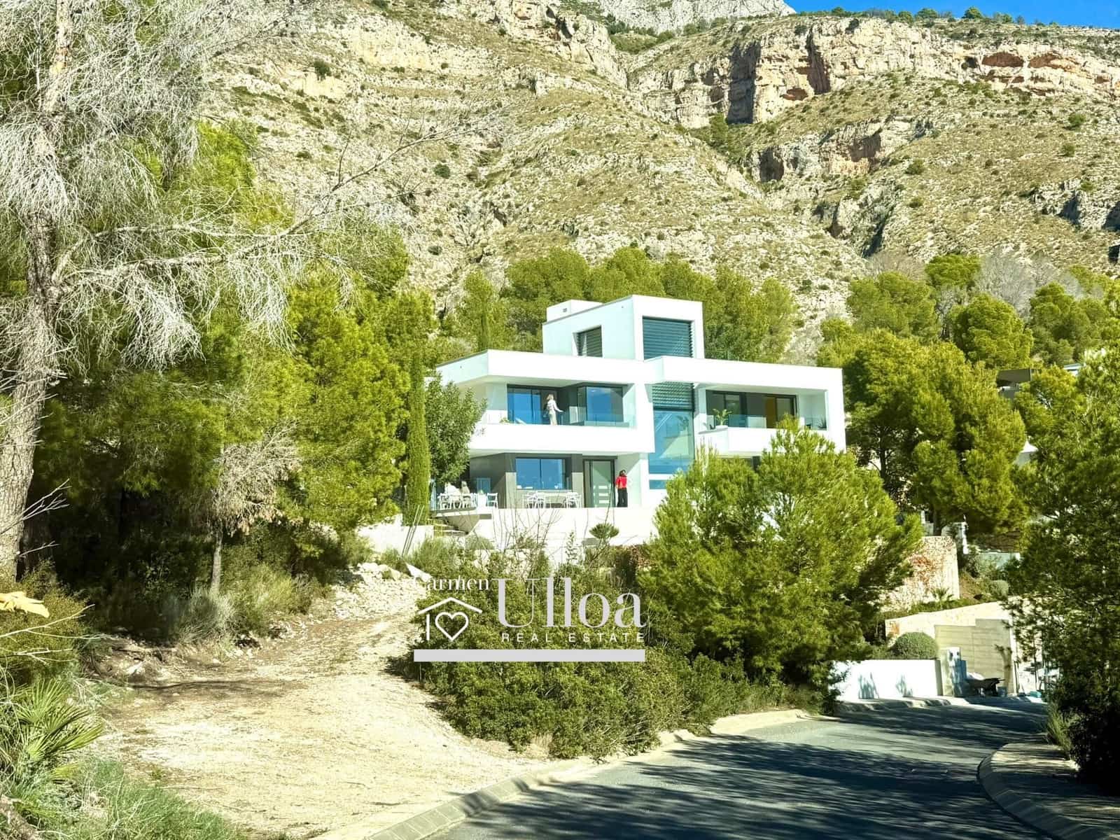 4 bedroom Villa for sale in Altea with pool - € 2,469,000 (Ref: 9440259)