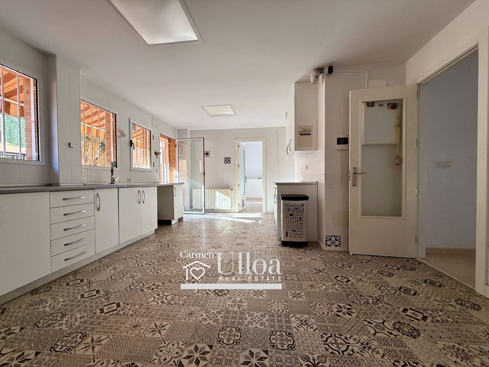 5 bedroom Terraced Villa for sale in Playa de San Juan with pool garage - € 825,000 (Ref: 9450467)