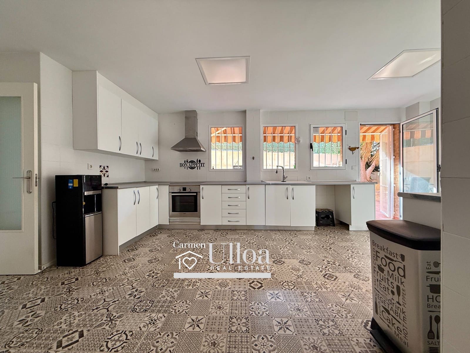 5 chambre Villa/Maison Mitoyenne à vendre à Playa de San Juan avec piscine garage - 785 000 € (Ref: 9450467)