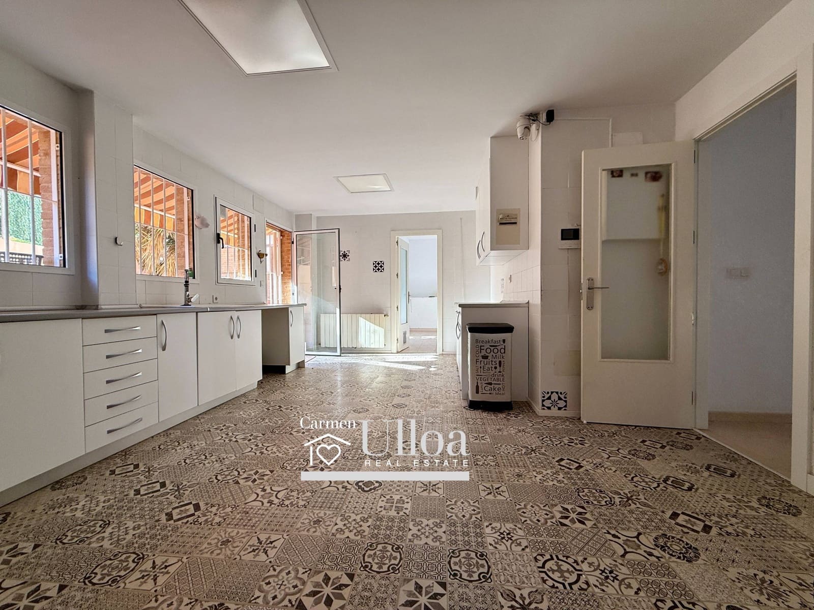 5 chambre Villa/Maison Mitoyenne à vendre à Playa de San Juan avec piscine garage - 785 000 € (Ref: 9450467)