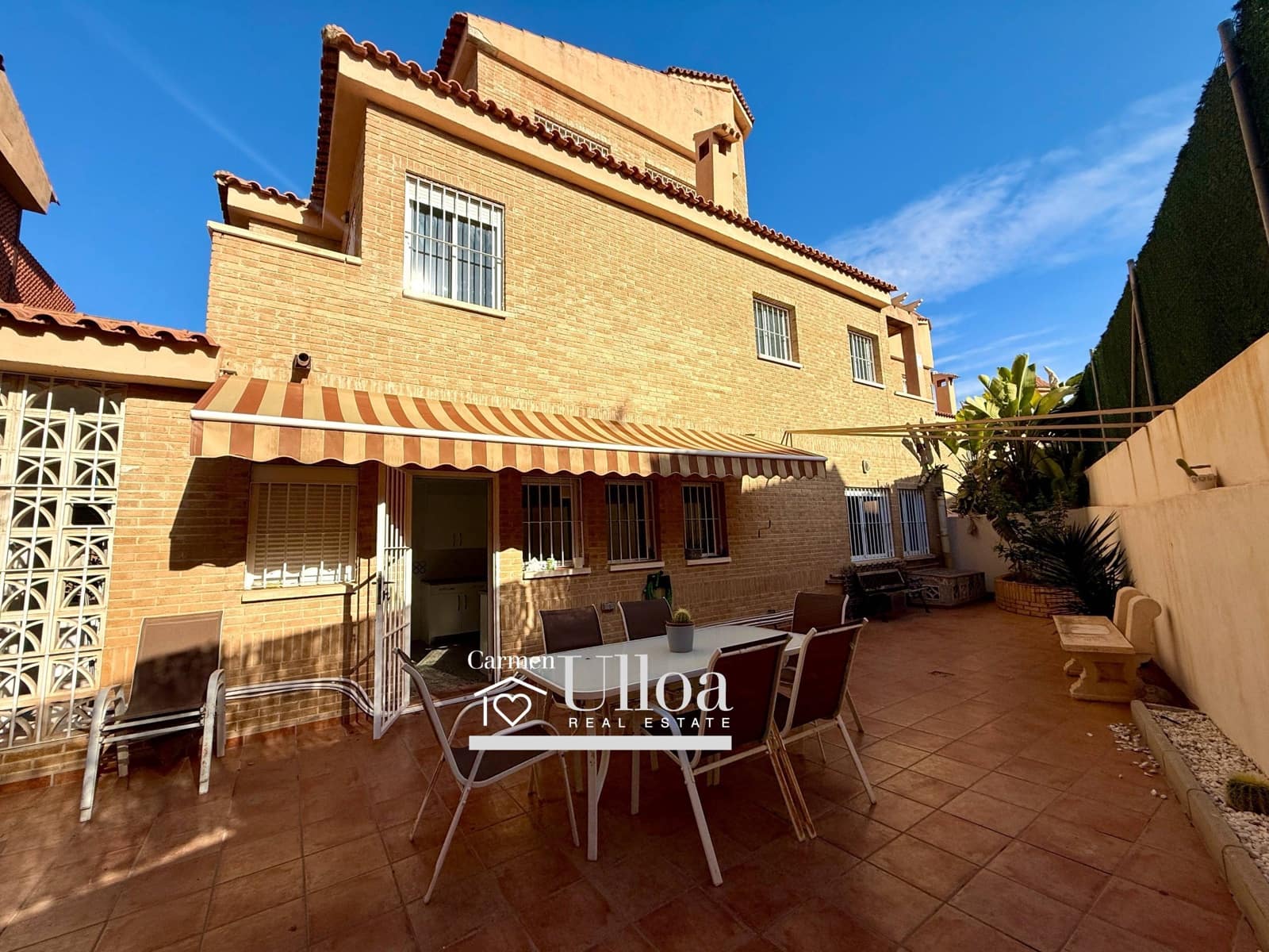 5 chambre Villa/Maison Mitoyenne à vendre à Playa de San Juan avec piscine garage - 785 000 € (Ref: 9450467)