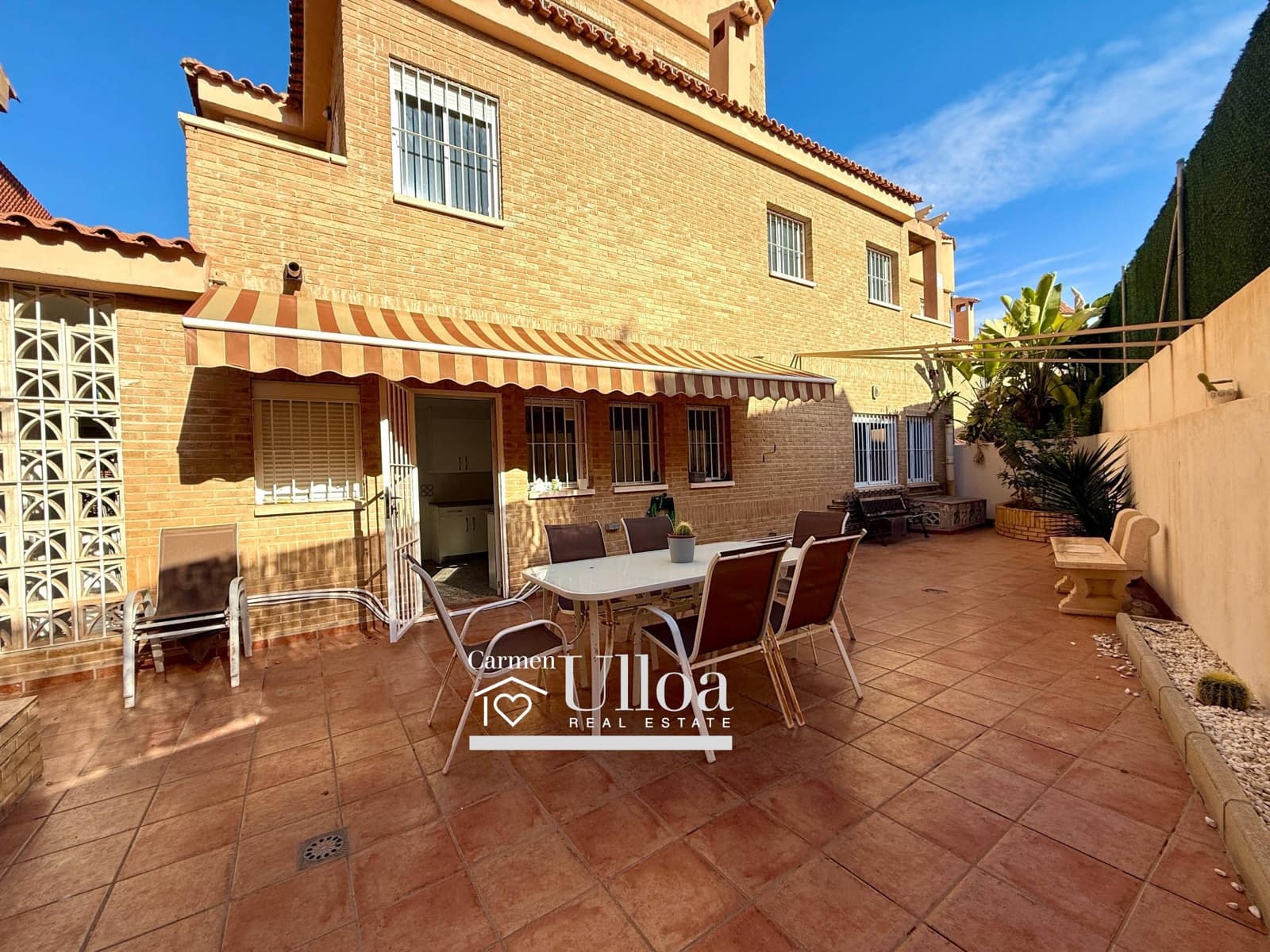 5 chambre Villa/Maison Mitoyenne à vendre à Playa de San Juan avec piscine garage - 785 000 € (Ref: 9450467)