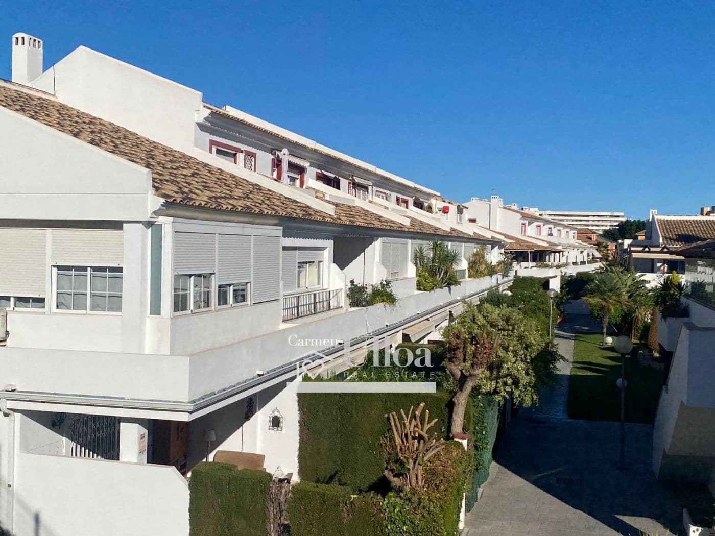 3 bedroom Terraced Villa for rent in Playa de San Juan with pool garage - € 1,950 (Ref: 9481315)