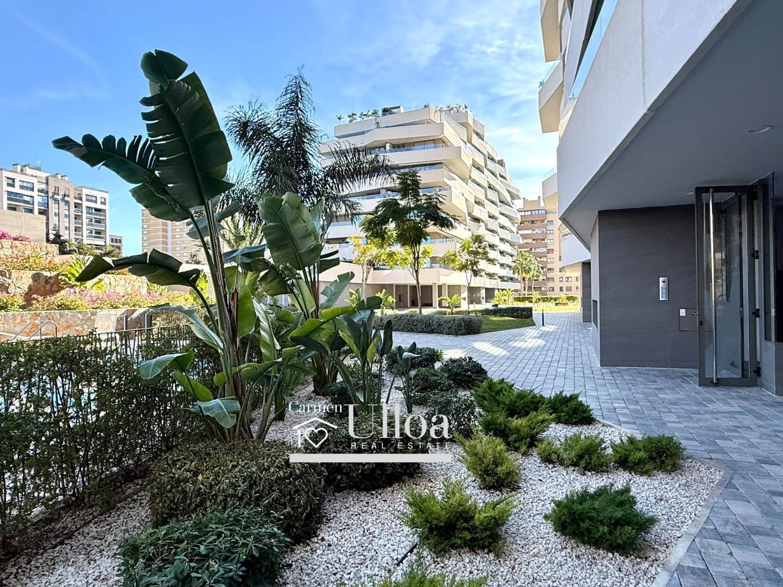 3 bedroom Apartment for sale in Alicante / Alacant city with pool garage - € 699,000 (Ref: 9491637)
