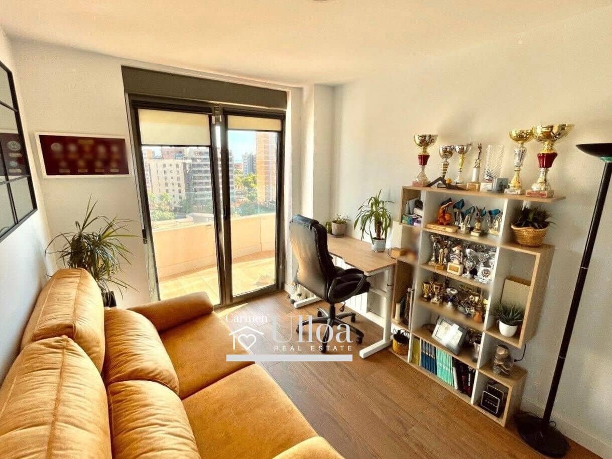 3 bedroom Apartment for sale in Alicante / Alacant city with pool garage - € 699,000 (Ref: 9491637)