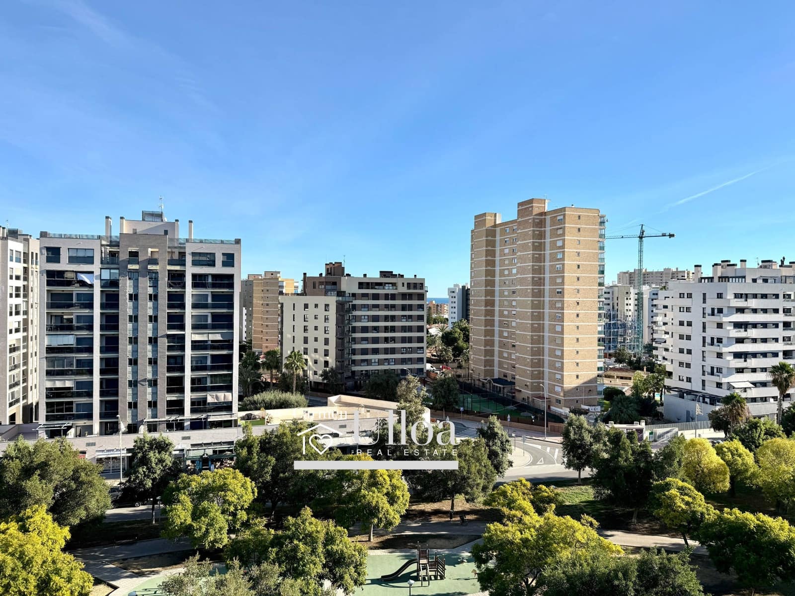 3 bedroom Apartment for sale in Alicante / Alacant city with pool garage - € 699,000 (Ref: 9491637)