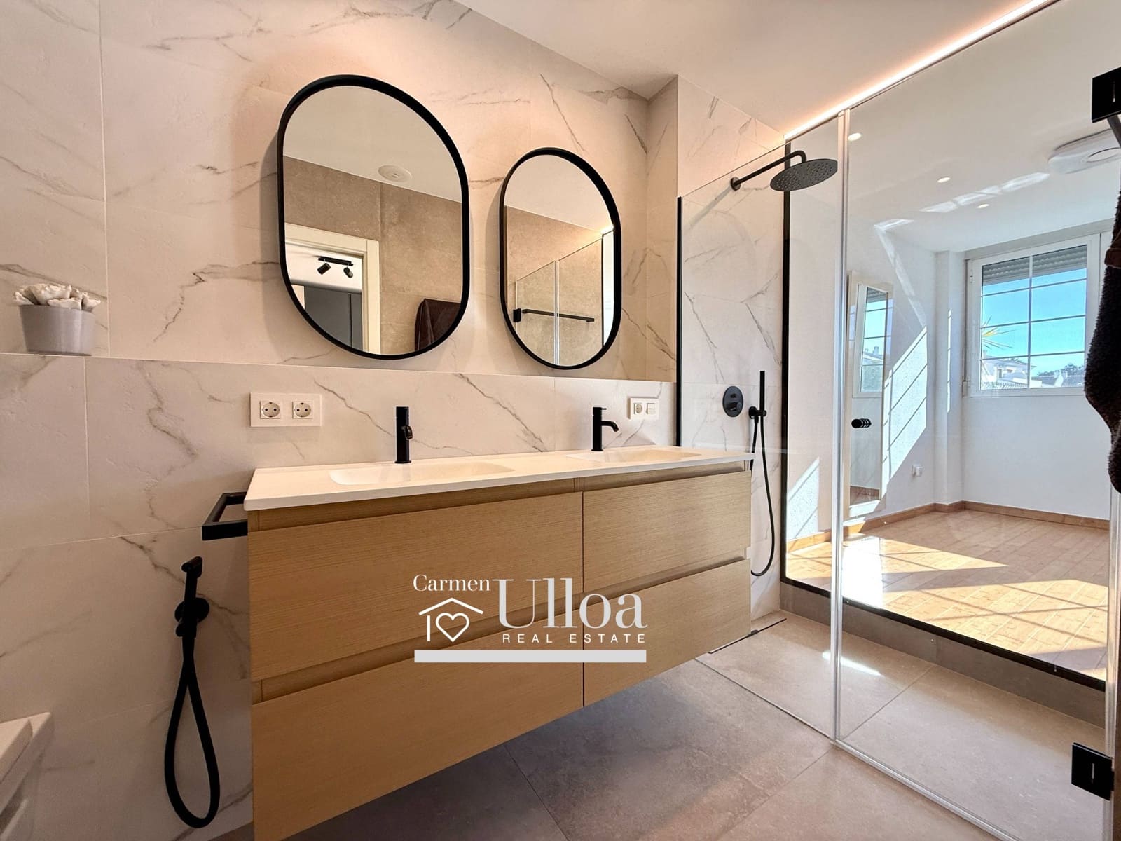 4 bedroom Terraced Villa for sale in Playa de San Juan with pool garage - € 540,000 (Ref: 9497571)