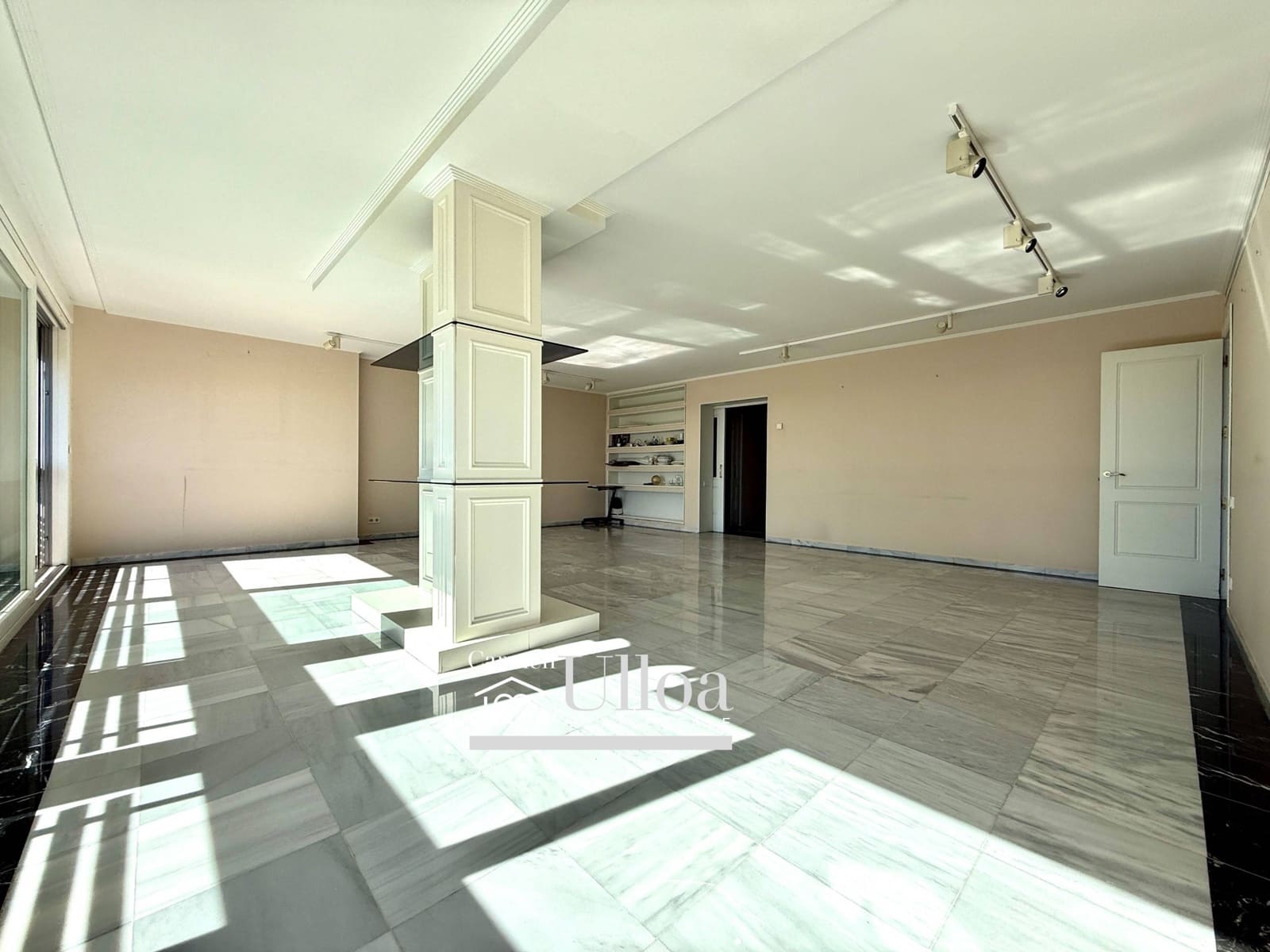4 bedroom Apartment for sale in Alicante / Alacant city with garage - € 1,400,000 (Ref: 9599695)
