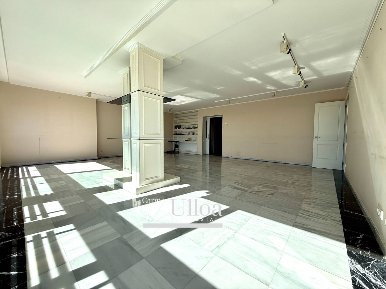 4 bedroom Apartment for sale in Alicante / Alacant city with garage - € 1,400,000 (Ref: 9599695)