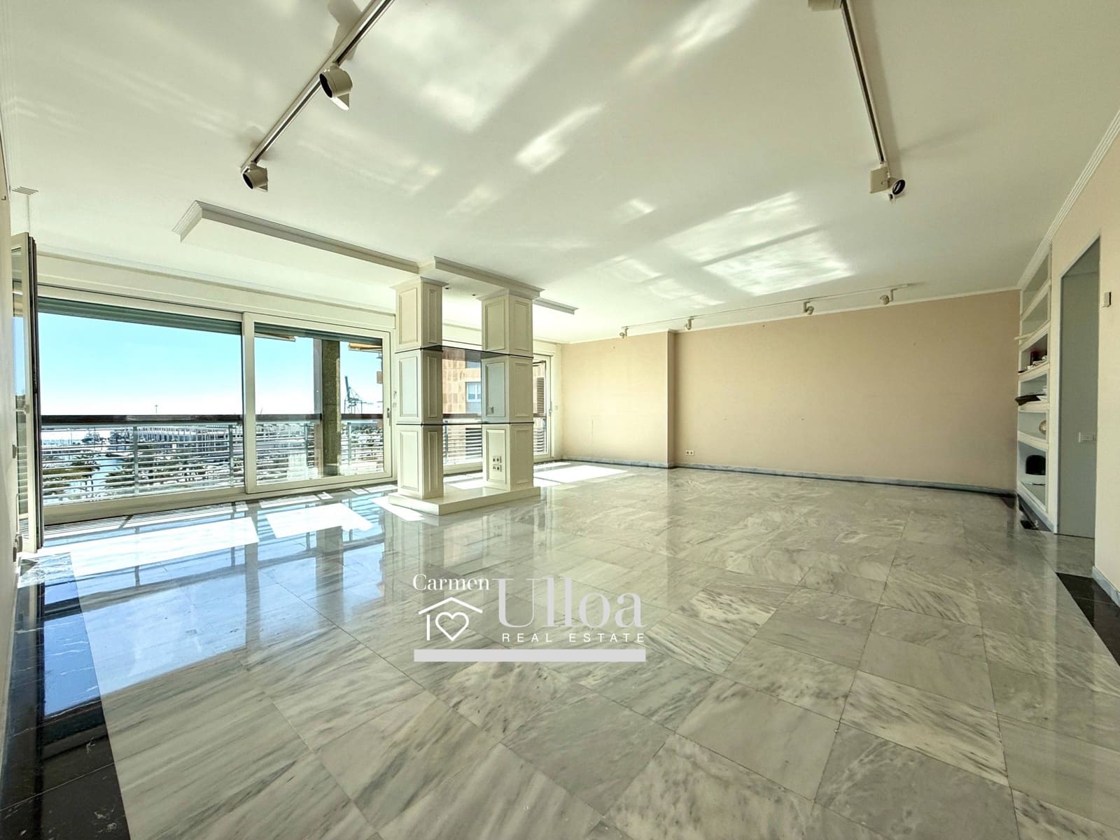 4 bedroom Apartment for sale in Alicante / Alacant city with garage - € 1,400,000 (Ref: 9599695)