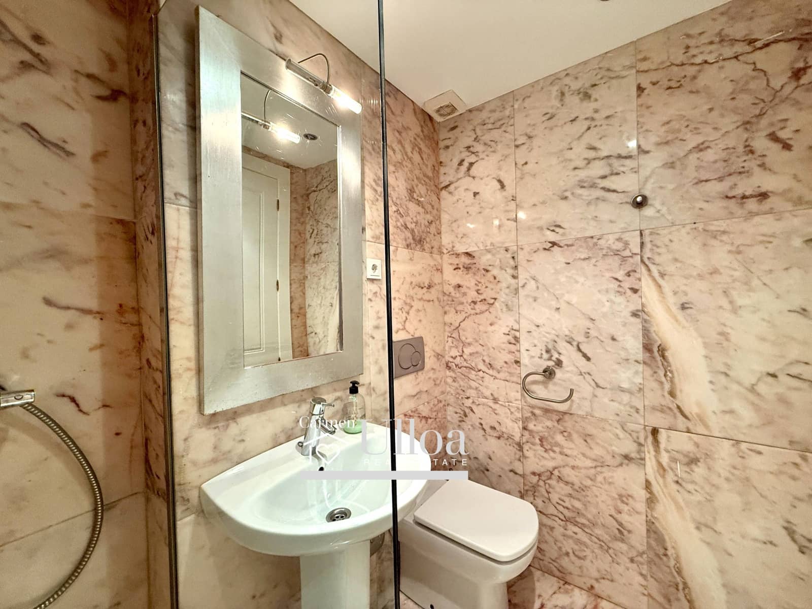 4 bedroom Apartment for sale in Alicante / Alacant city with garage - € 1,400,000 (Ref: 9599695)