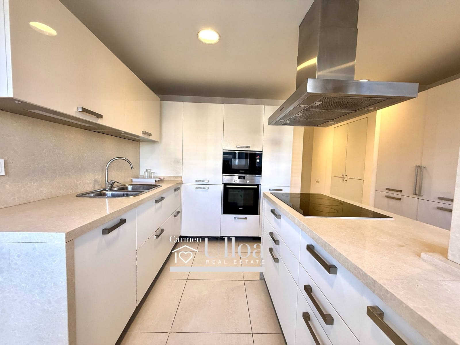 4 bedroom Apartment for sale in Alicante / Alacant city with garage - € 1,400,000 (Ref: 9599695)