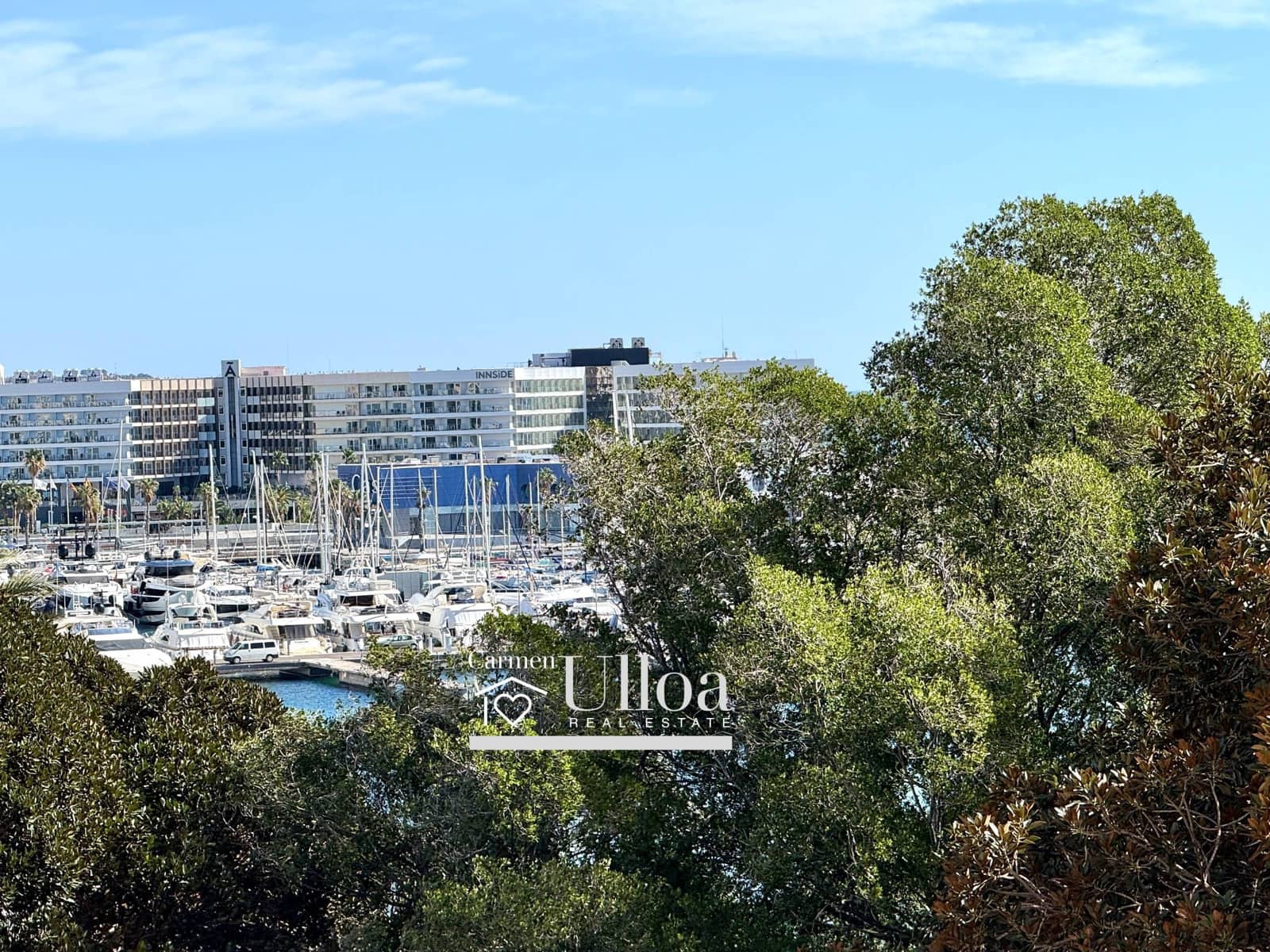 4 bedroom Apartment for sale in Alicante / Alacant city with garage - € 1,400,000 (Ref: 9599695)