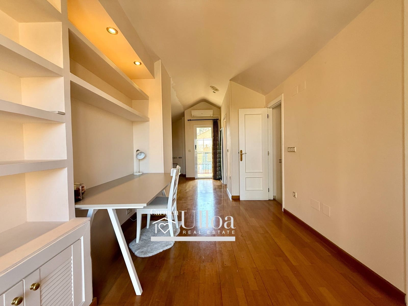 5 bedroom Villa for sale in Playa de San Juan with pool garage - € 990,000 (Ref: 9625917)