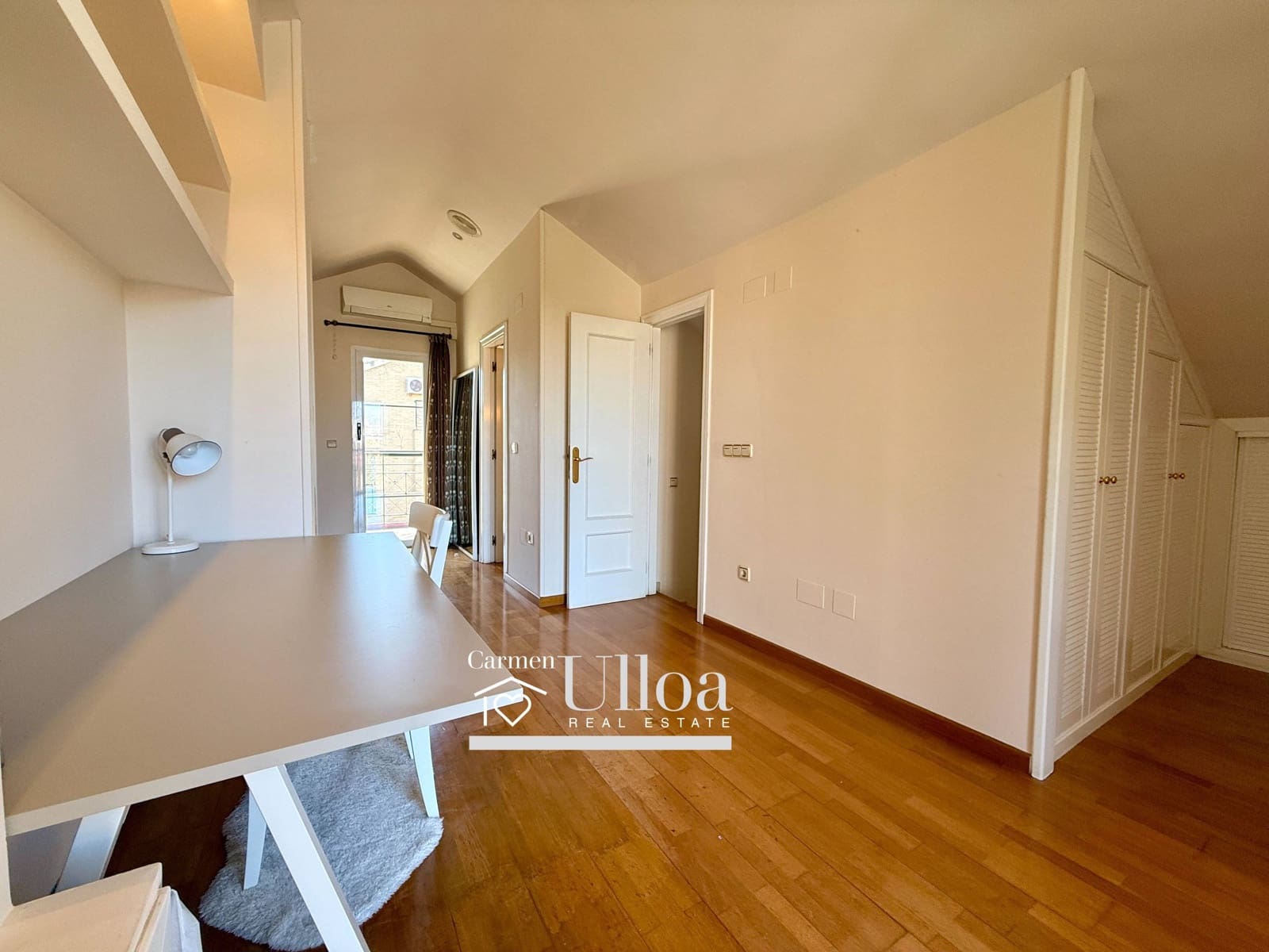 5 bedroom Villa for sale in Playa de San Juan with pool garage - € 990,000 (Ref: 9625917)