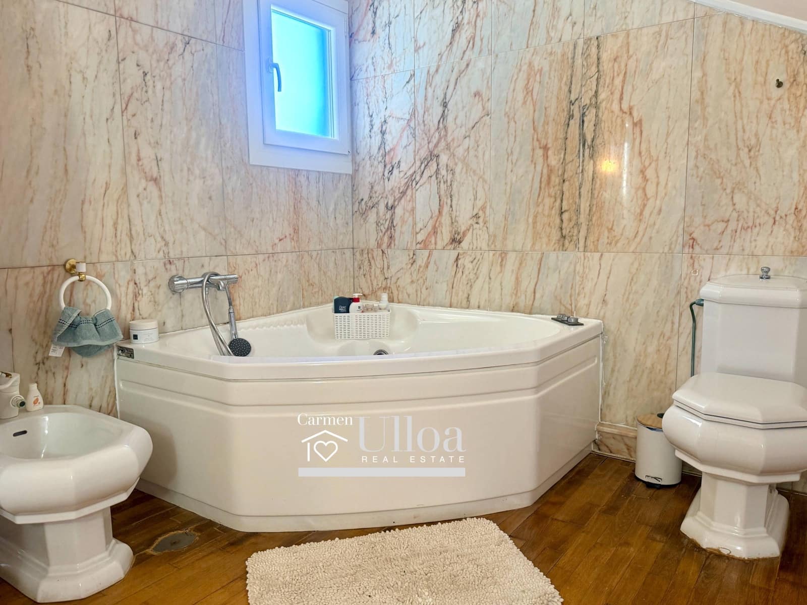 5 bedroom Villa for sale in Playa de San Juan with pool garage - € 990,000 (Ref: 9625917)