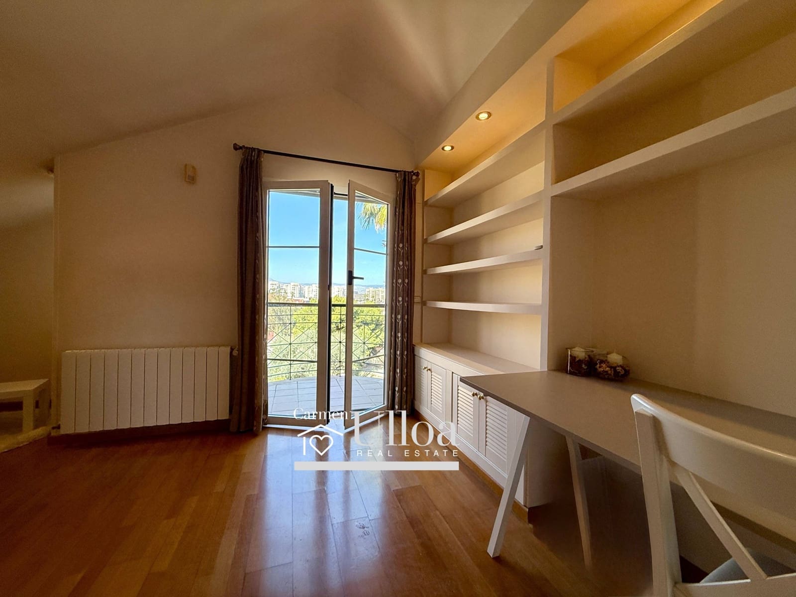 5 bedroom Villa for sale in Playa de San Juan with pool garage - € 990,000 (Ref: 9625917)