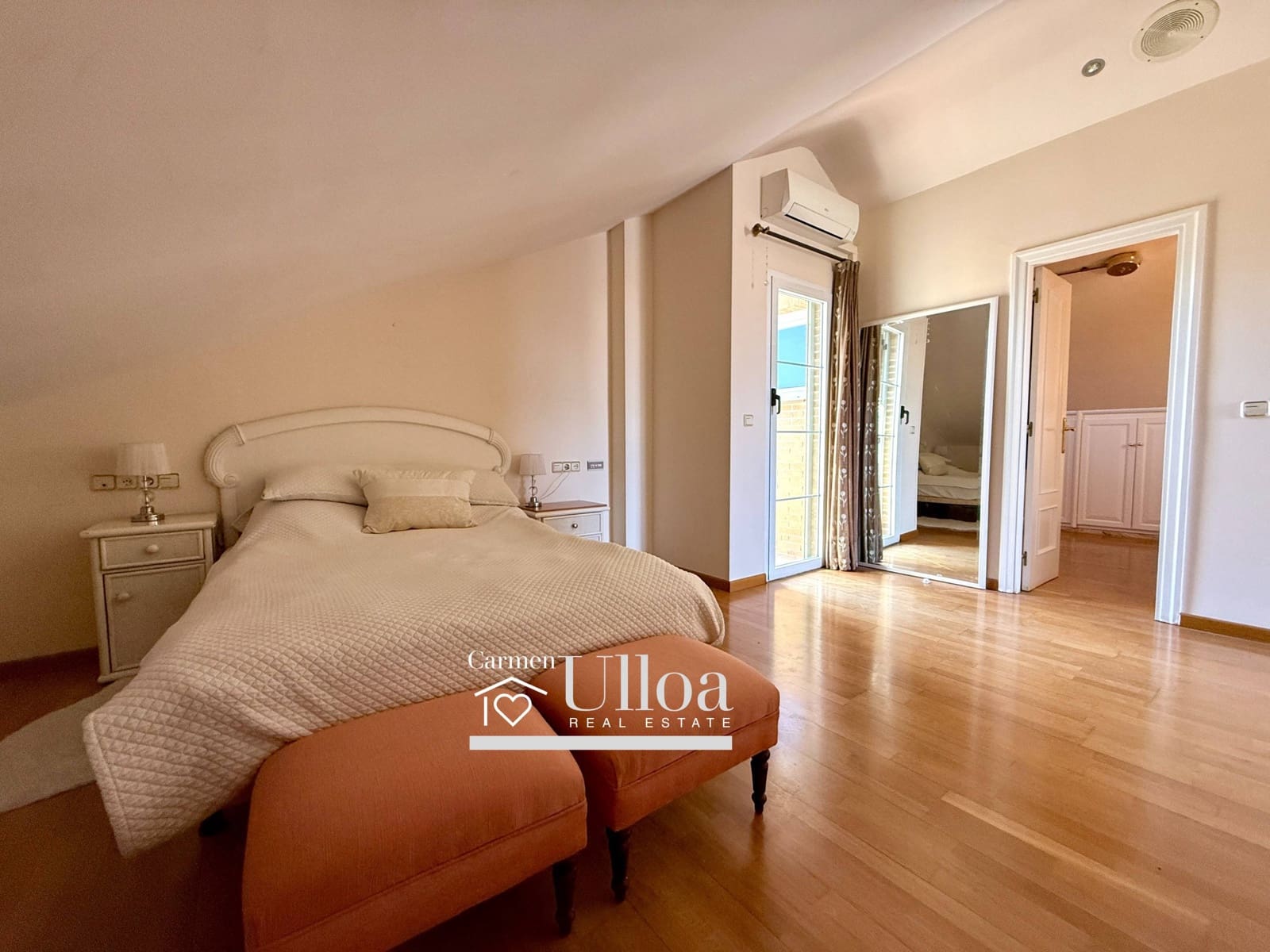 5 bedroom Villa for sale in Playa de San Juan with pool garage - € 990,000 (Ref: 9625917)