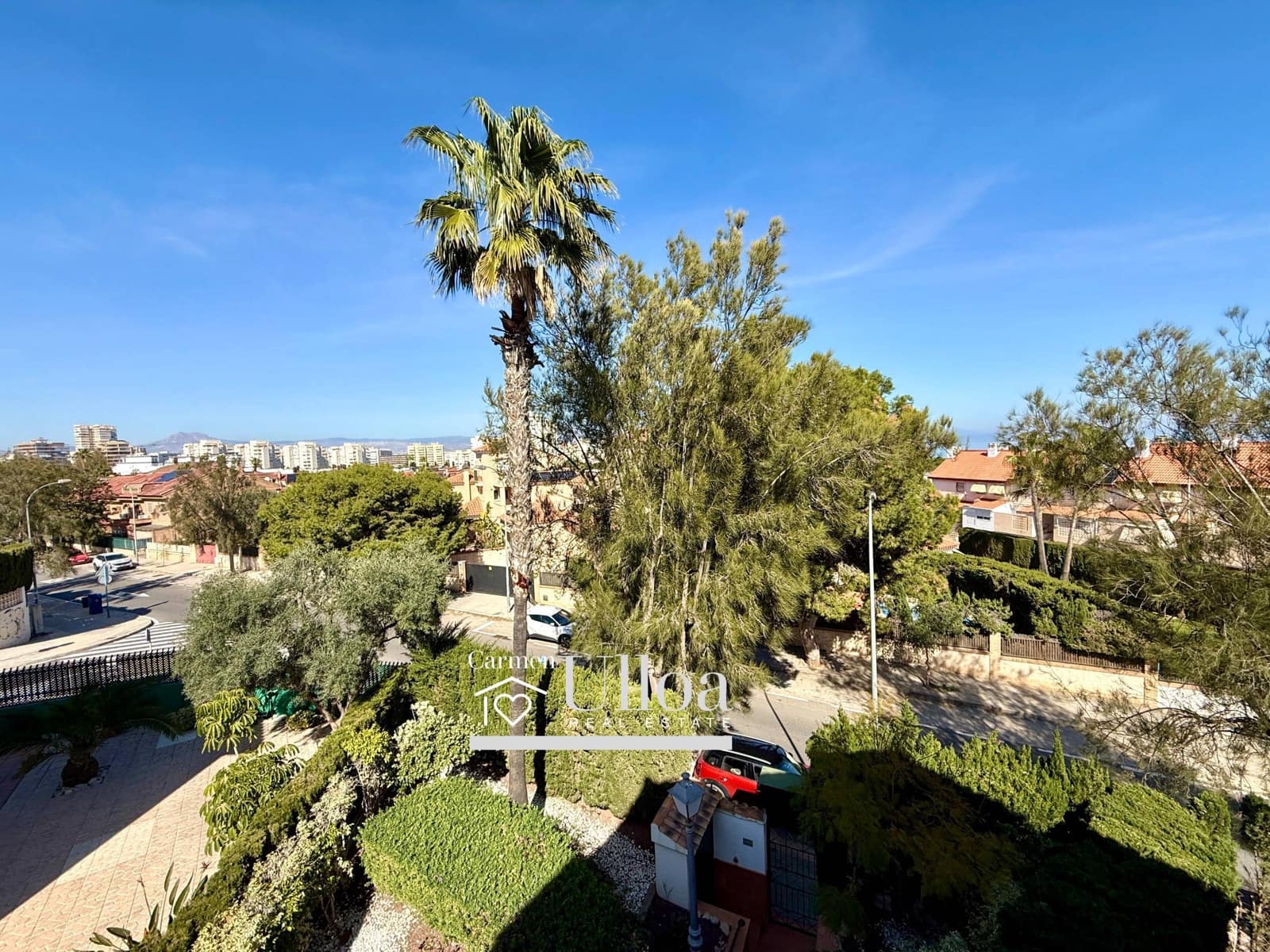 5 bedroom Villa for sale in Playa de San Juan with pool garage - € 990,000 (Ref: 9625917)