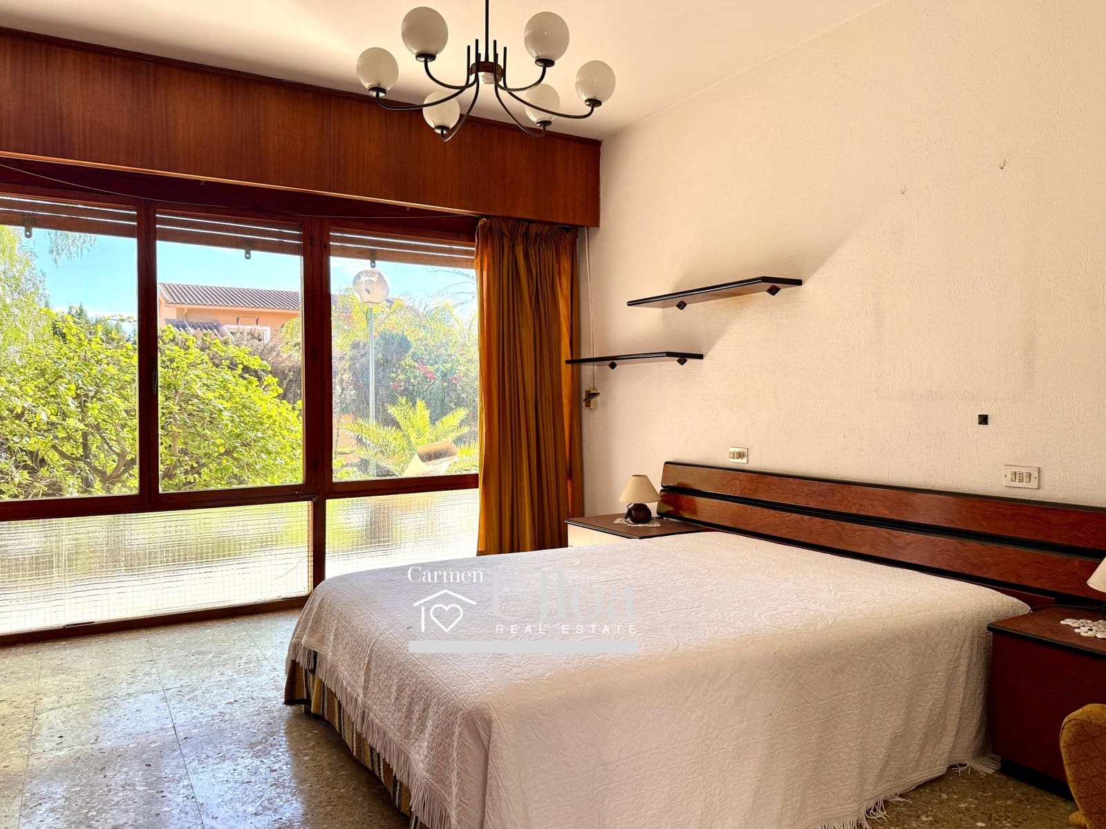 7 soverom Villa til salgs i Alicante by med svømmebasseng garasje - € 1 600 000 (Ref: 9637797)