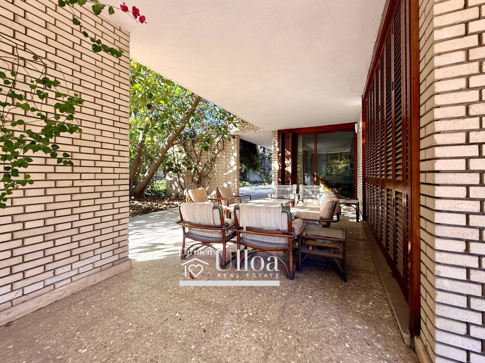 7 soverom Villa til salgs i Alicante by med svømmebasseng garasje - € 1 600 000 (Ref: 9637797)