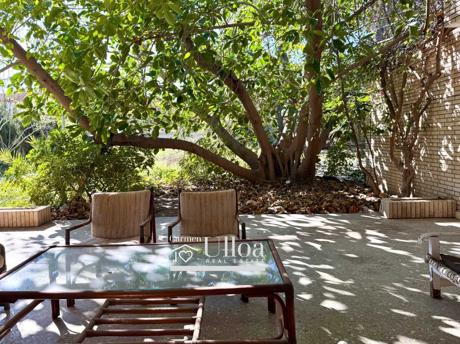 7 soverom Villa til salgs i Alicante by med svømmebasseng garasje - € 1 600 000 (Ref: 9637797)