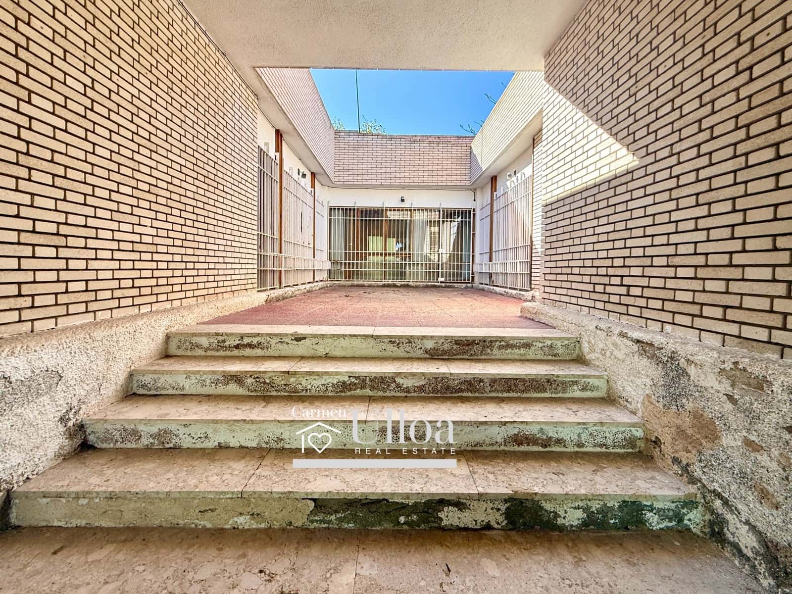 7 soverom Villa til salgs i Alicante by med svømmebasseng garasje - € 1 600 000 (Ref: 9637797)