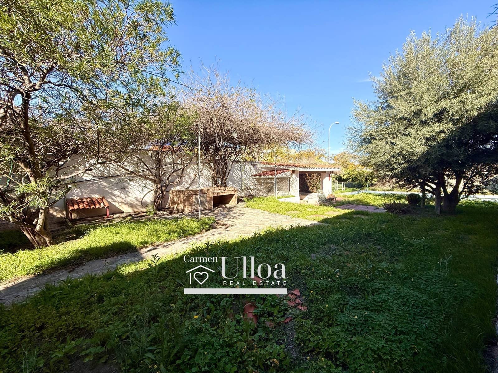 7 soverom Villa til salgs i Alicante by med svømmebasseng garasje - € 1 600 000 (Ref: 9637797)