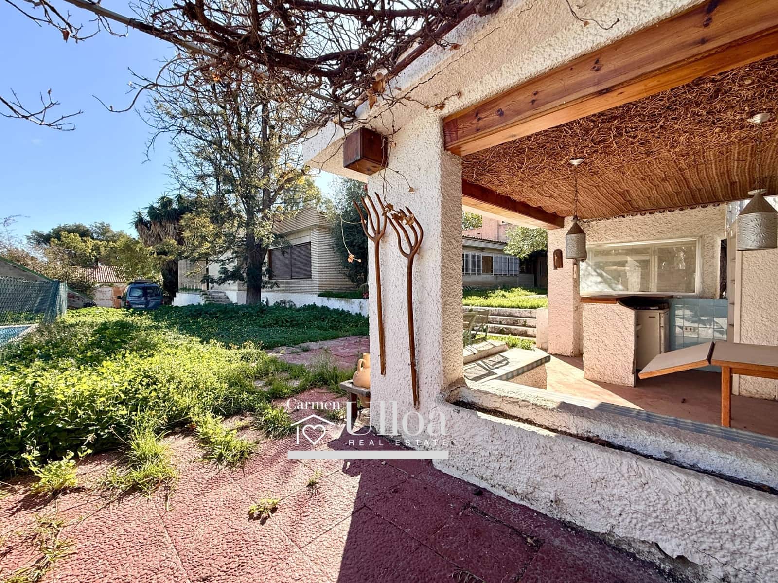 7 soverom Villa til salgs i Alicante by med svømmebasseng garasje - € 1 600 000 (Ref: 9637797)