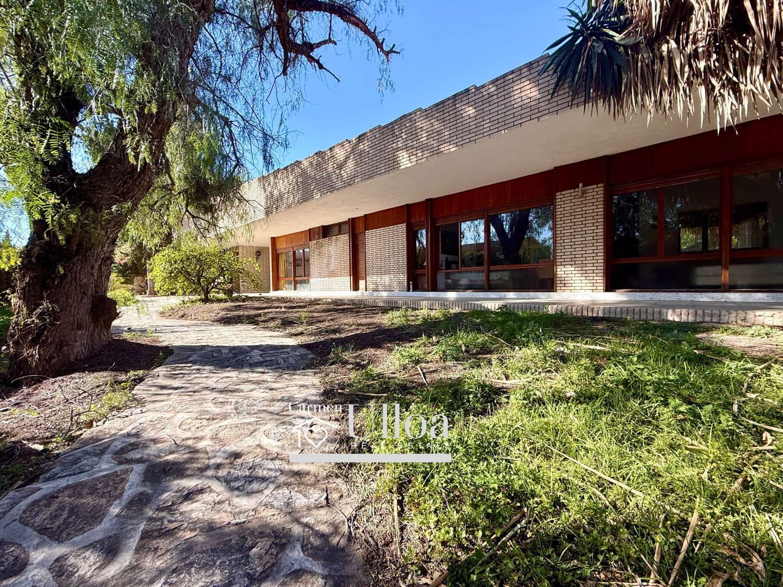 7 soverom Villa til salgs i Alicante by med svømmebasseng garasje - € 1 600 000 (Ref: 9637797)