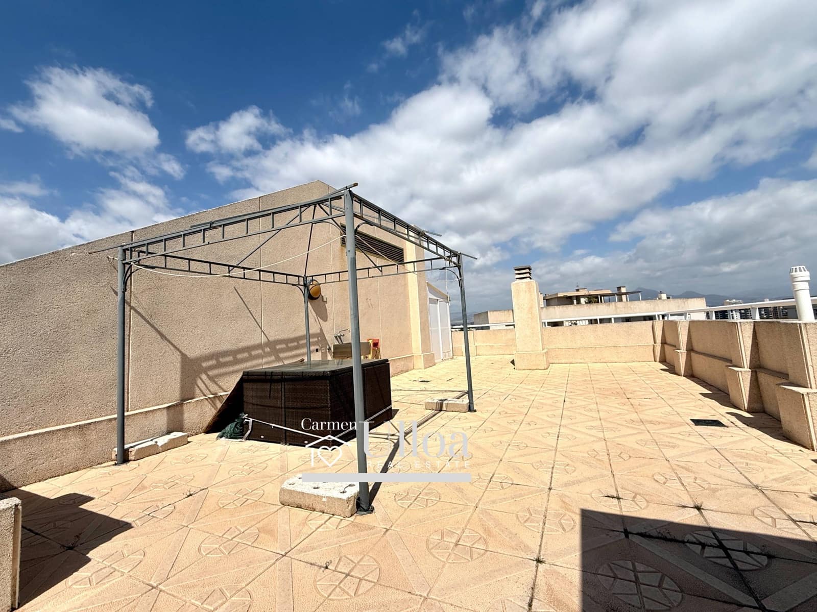 3 bedroom Apartment for sale in Playa de San Juan with pool garage - € 539,000 (Ref: 9729365)