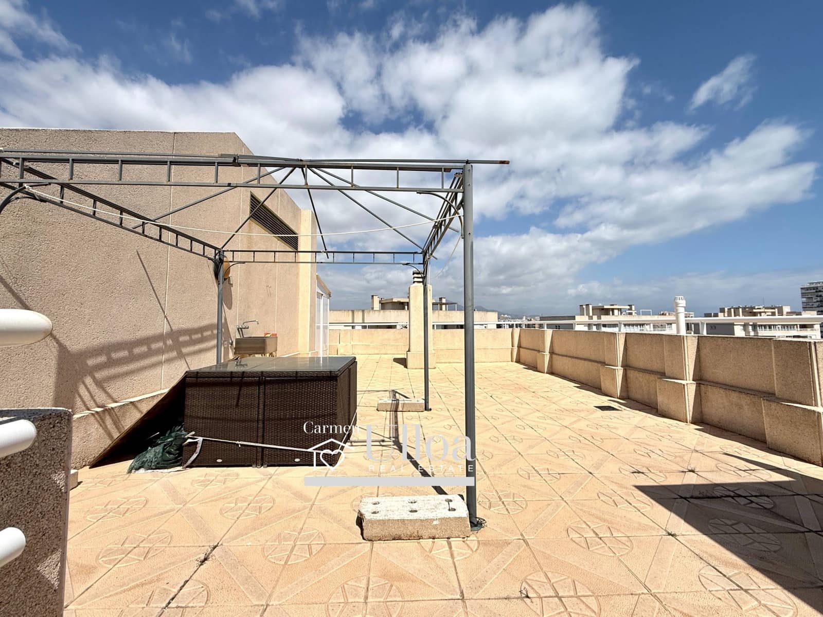 3 bedroom Apartment for sale in Playa de San Juan with pool garage - € 539,000 (Ref: 9729365)