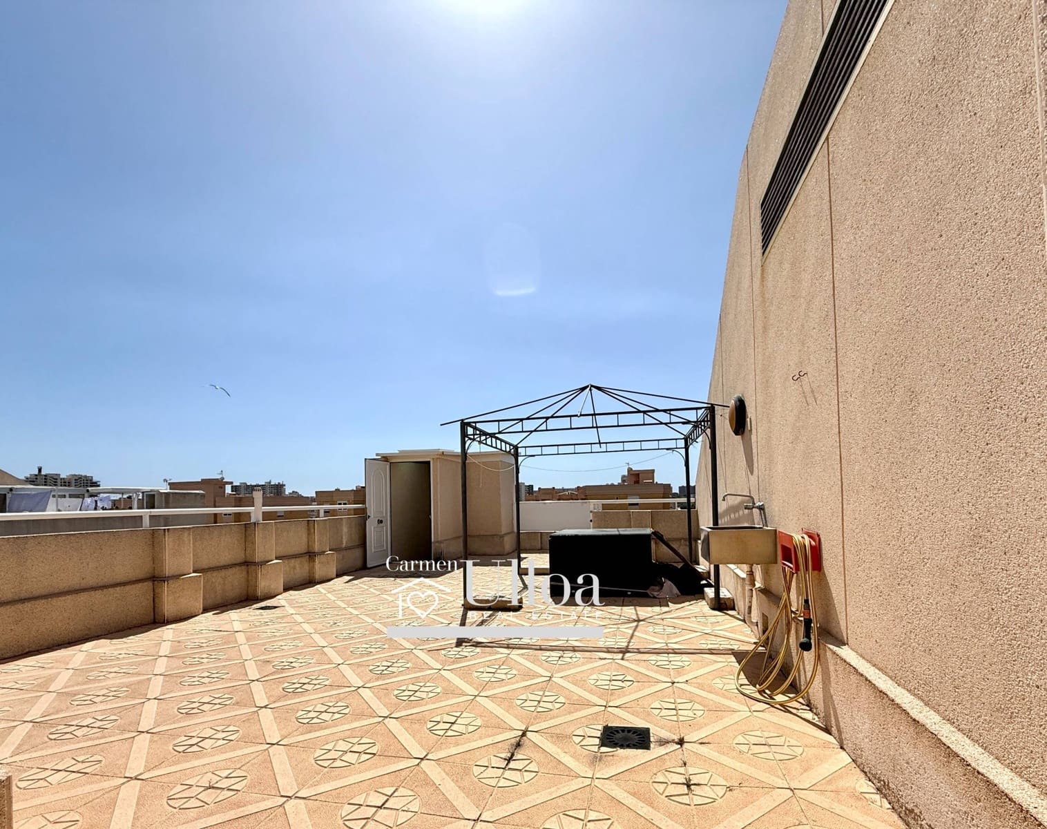 3 bedroom Apartment for sale in Playa de San Juan with pool garage - € 539,000 (Ref: 9729365)