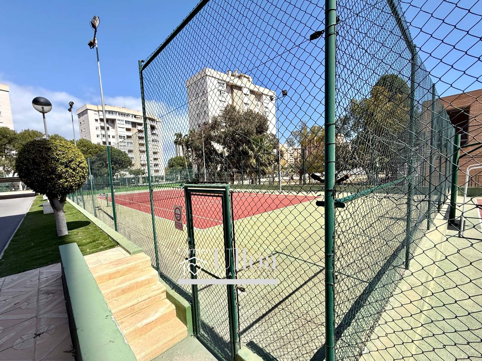 3 bedroom Apartment for sale in Playa de San Juan with pool garage - € 539,000 (Ref: 9729365)