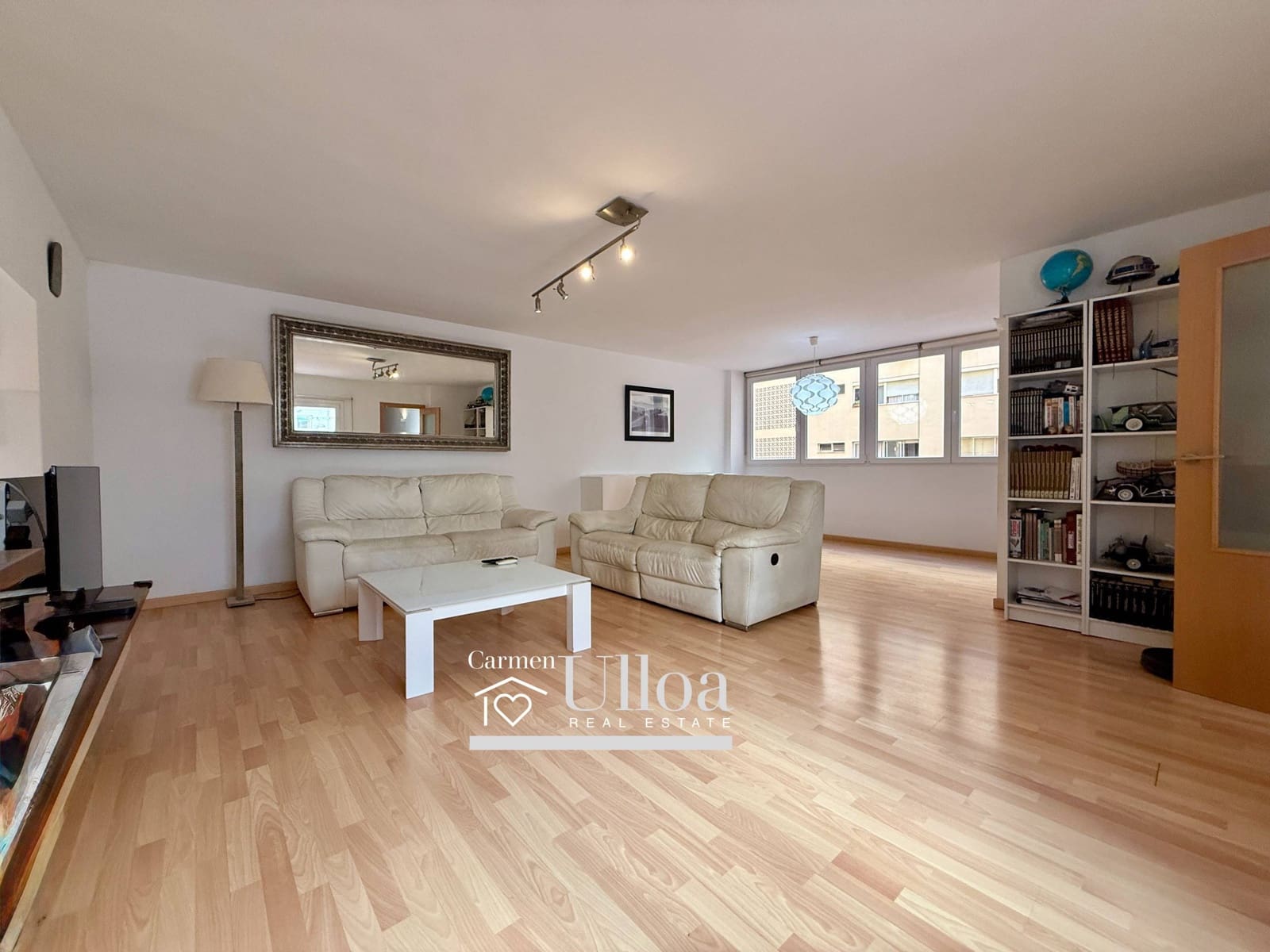 3 bedroom Flat for sale in Alicante / Alacant city - € 380,000 (Ref: 9732424)