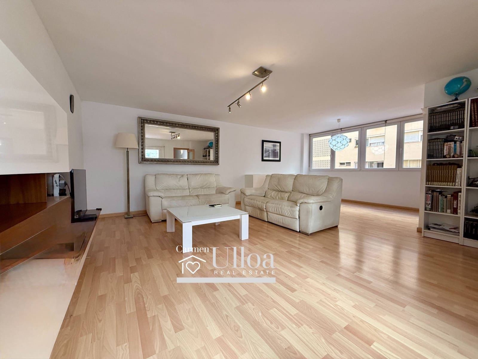 3 bedroom Flat for sale in Alicante / Alacant city - € 380,000 (Ref: 9732424)