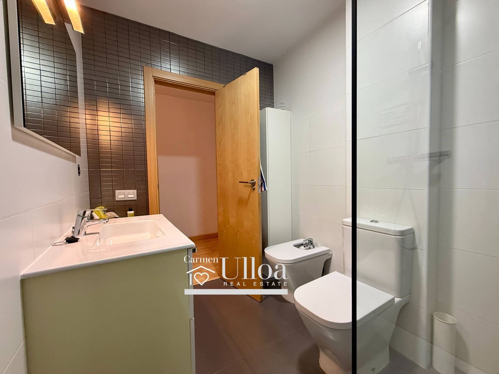 3 bedroom Flat for sale in Alicante / Alacant city - € 380,000 (Ref: 9732424)