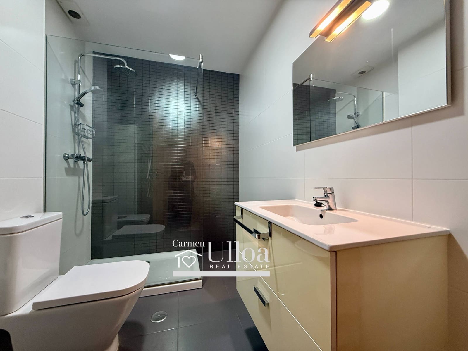 3 bedroom Flat for sale in Alicante / Alacant city - € 380,000 (Ref: 9732424)