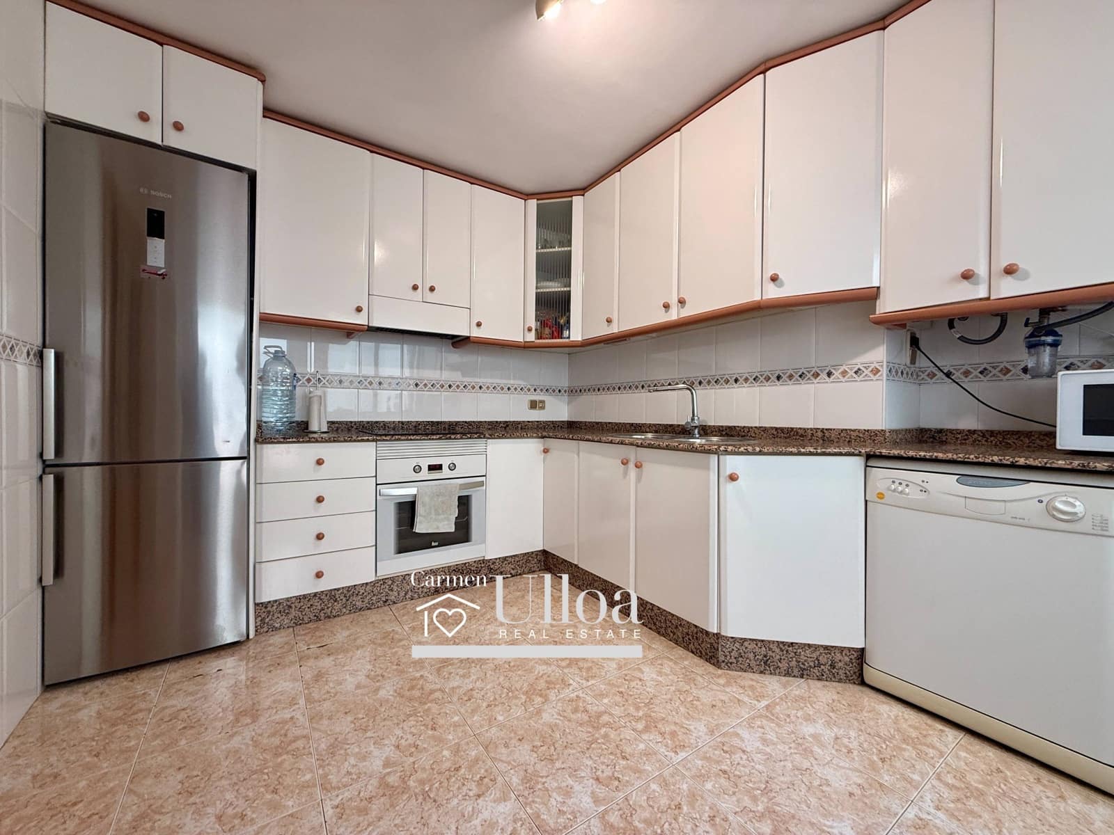 3 bedroom Flat for sale in Alicante / Alacant city - € 380,000 (Ref: 9732424)