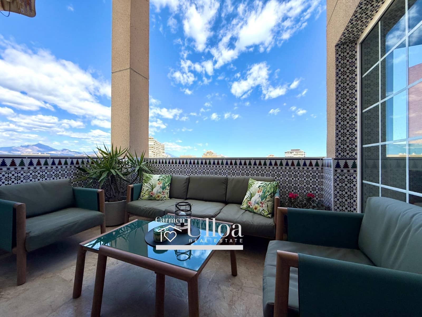 3 bedroom Penthouse for sale in Playa de San Juan with pool - € 649,000 (Ref: 9813373)
