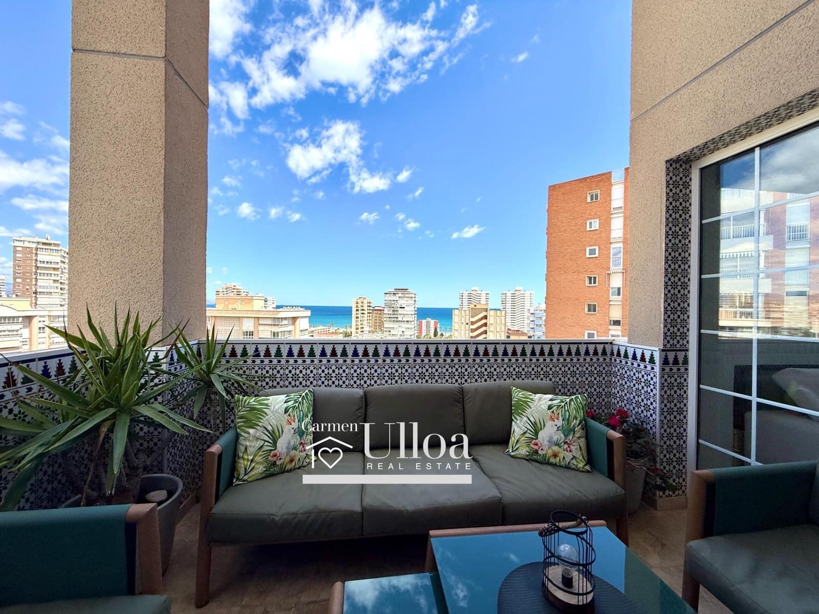 3 bedroom Penthouse for sale in Playa de San Juan with pool - € 649,000 (Ref: 9813373)