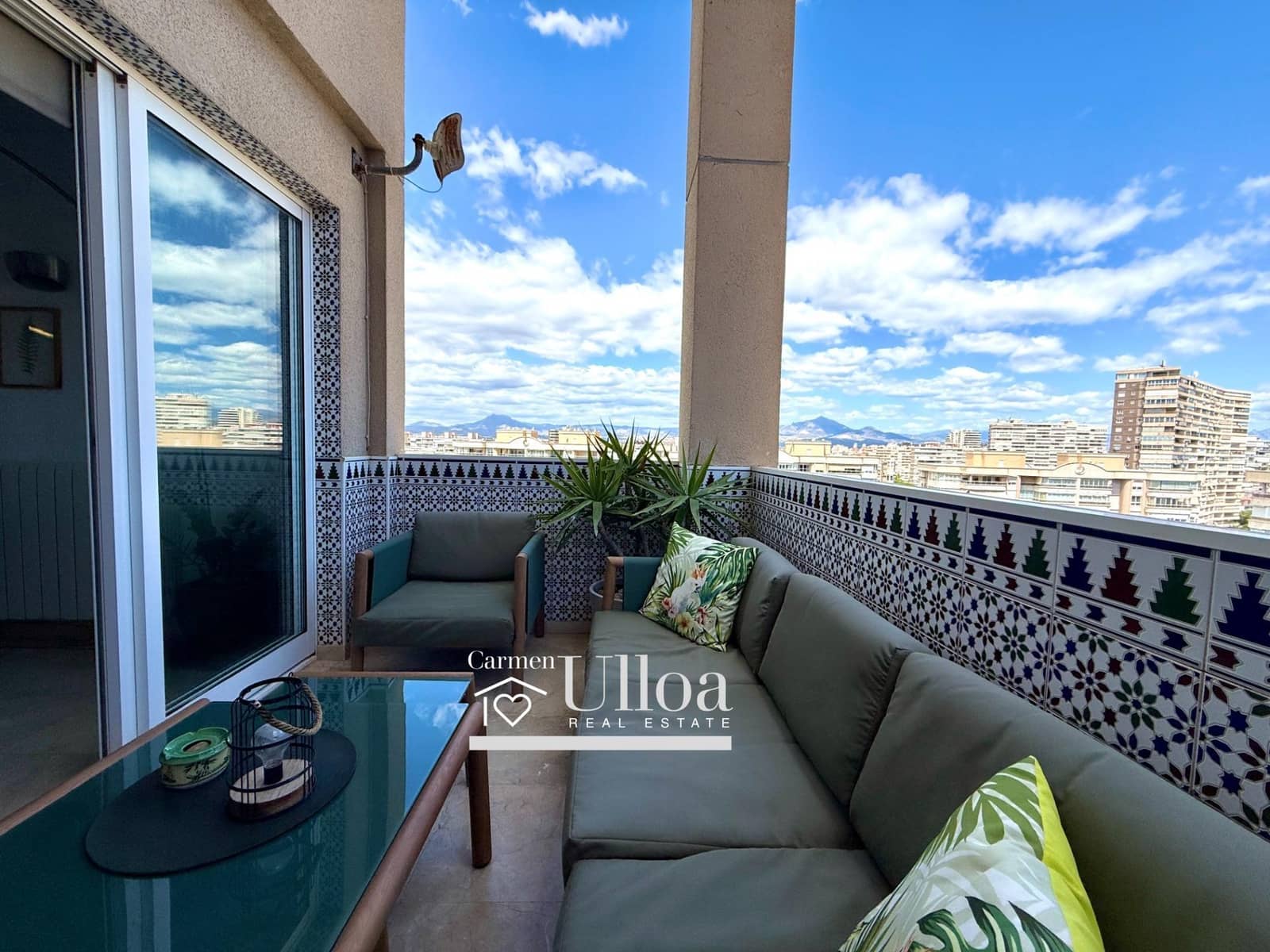 3 bedroom Penthouse for sale in Playa de San Juan with pool - € 649,000 (Ref: 9813373)